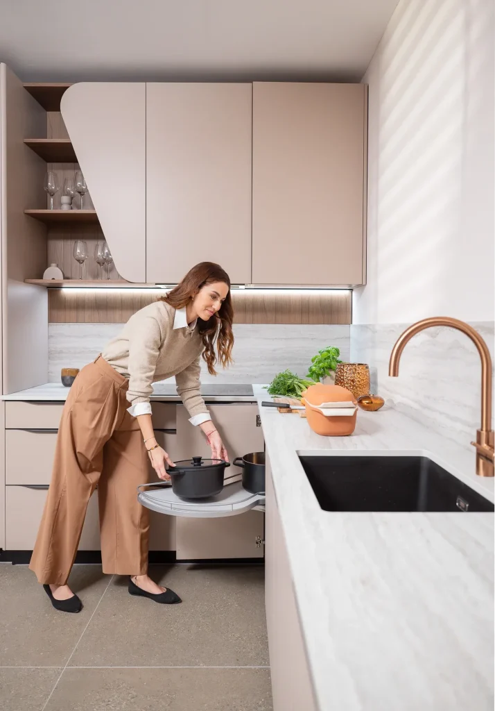 Balm konyhasziget világos Dekton munkalappal