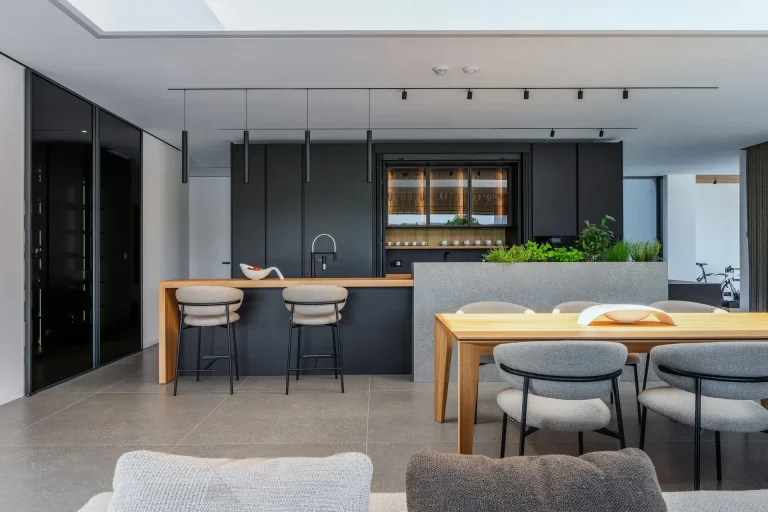 Sykora Core Black Graphite konyha kefélt tölgy szigettel
