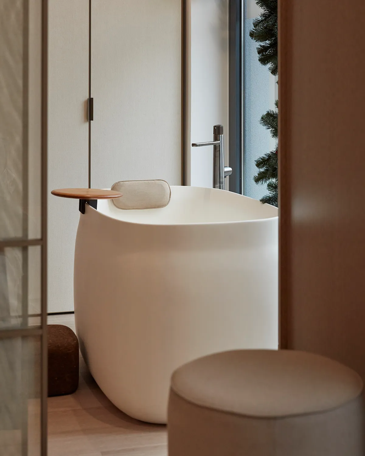 TH|DESIGN bemutatóterem – enteriőr részlet