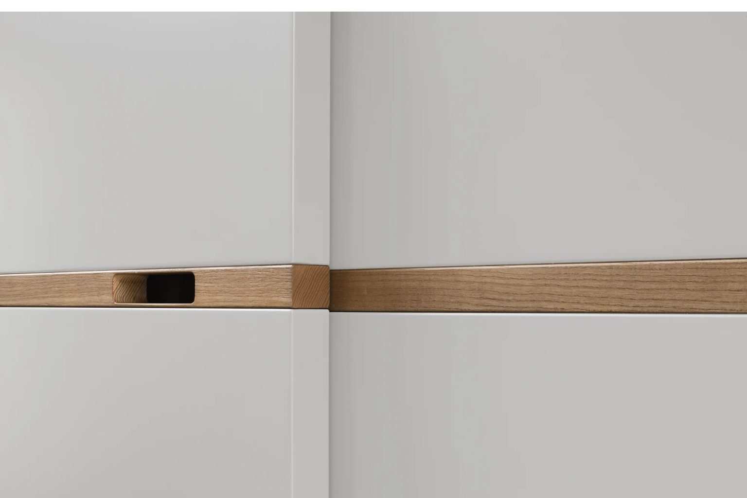 MIDDLE Sliding & Flush-closing
