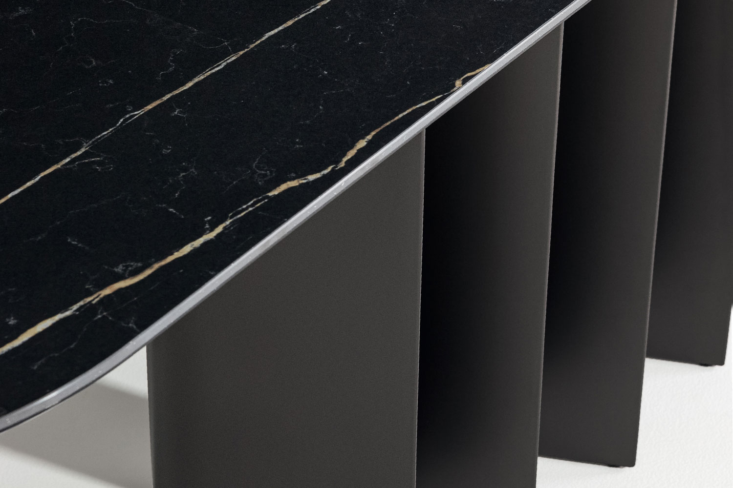 GEOMETRIC CONSOLE